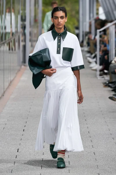 Look 33